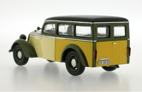 IFA F8 Kombi - Green and Black - 1955