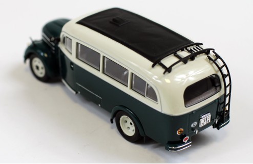 Robur LO 3000 Fr 2 M-B 21 - Green Lower / Off White Top - 1956