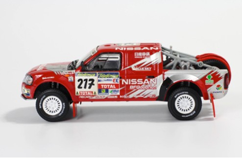 NISSAN NAVARA Pick Up Paris-Dakar 2003 - A. Vatanen