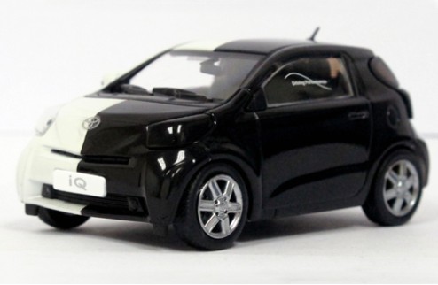 TOYOTA IQ International Motor Show Geneva presentation car 2009