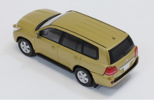 Toyota Land Cruiser 200 Gold Mica 2010