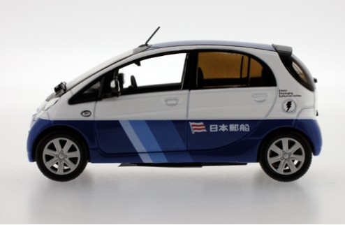 MITSUBISHI i-MiEV - White/Blue