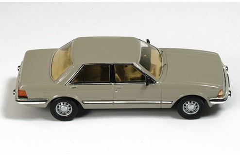 Ford Granada 1982 Gold (with Brown interiors)