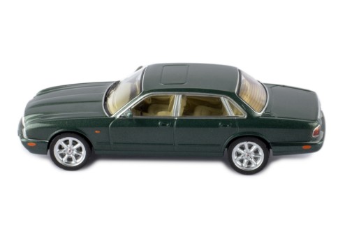 Jaguar XJ8 (X308) RHD 1998 Dark Green Metallic