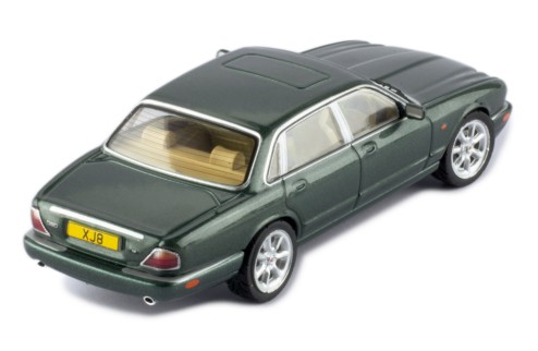 Jaguar XJ8 (X308) RHD 1998 Dark Green Metallic