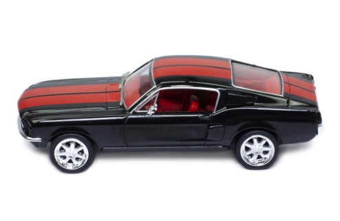 FORD Mustang Fastback 1967 Black and Red