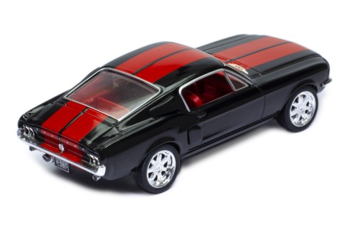 FORD Mustang Fastback 1967 Black and Red