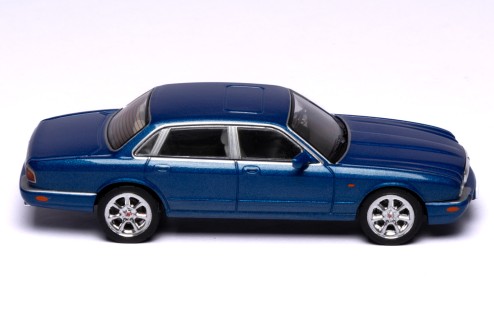 JAGUAR XJ8 (X308) 1998 Metallic Blue