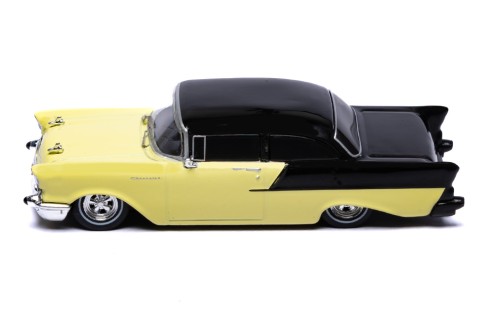 Chevrolet One-Fifty 1957 - Lowered - Colonial Cream and Onyx Black