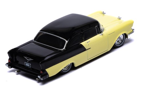 Chevrolet One-Fifty 1957 - Lowered - Colonial Cream and Onyx Black