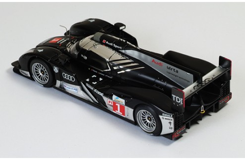 Audi R18 TDI #1 T. Bernard - R. Dumas - M. Rockenfeller LMP1 Le Mans 2011