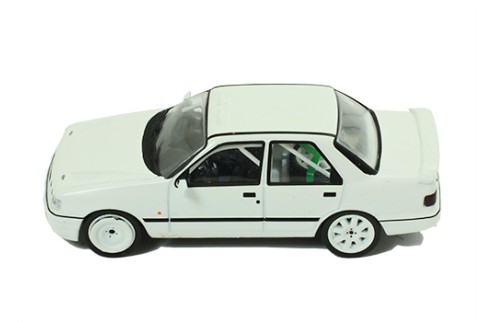 FORD Sierra Cosworth 4x4 1992 Rally Spec - All white