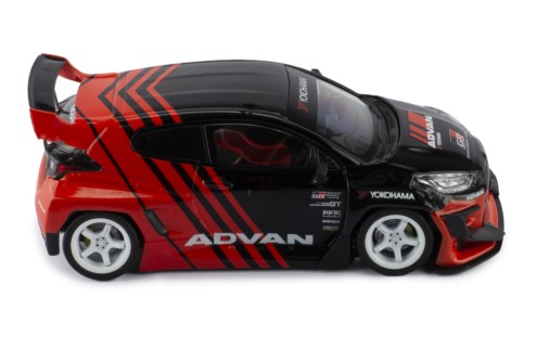 GR YARIS "Advan"