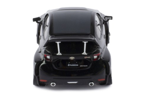 GR YARIS Black