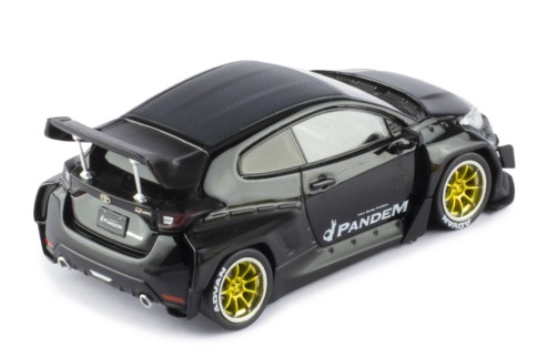 GR YARIS Black