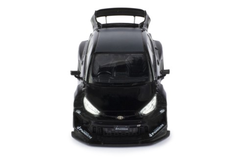 GR YARIS Black