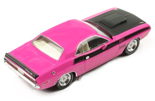 DODGE Challenger T/A 1970 Dark Pink