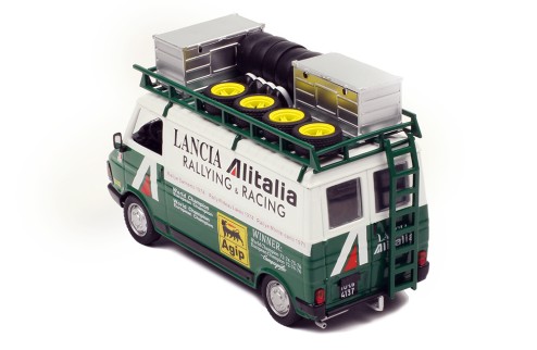 FIAT 242 Alitalia Rally Service