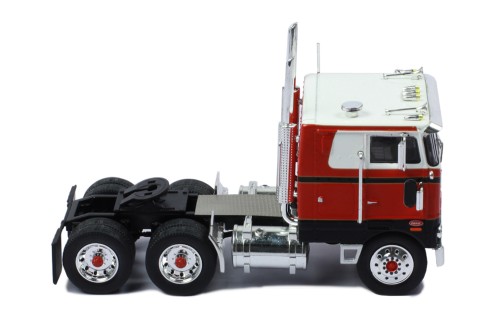 PETERBILT 352 Pacemaker 1980 Red and White