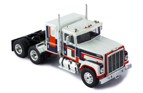 INTERNATIONAL TRANSTAR 4300 1980 White with stripes 