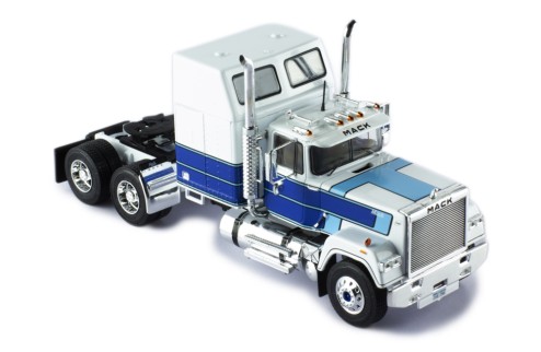 MACK SUPERLINER MAGNUM 1985 White and Blue