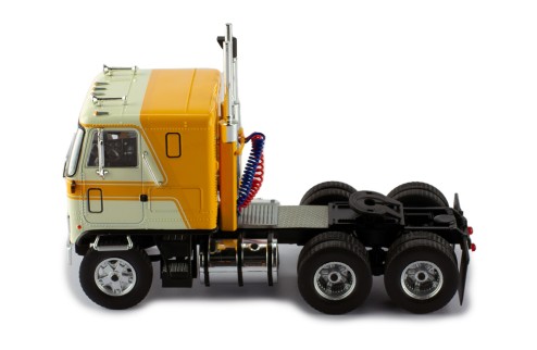 GMC Astro 95 1970 White and Yellow