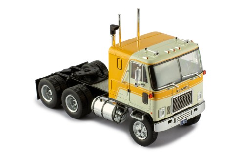 GMC Astro 95 1970 White and Yellow