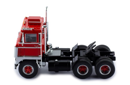 WHITE 7400 1960 Red