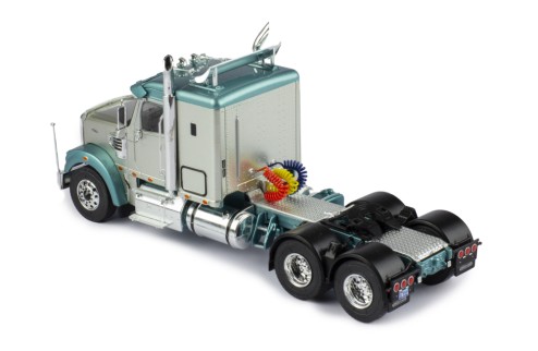 FREIGHTLINER Coronado 2008 Silver and Green