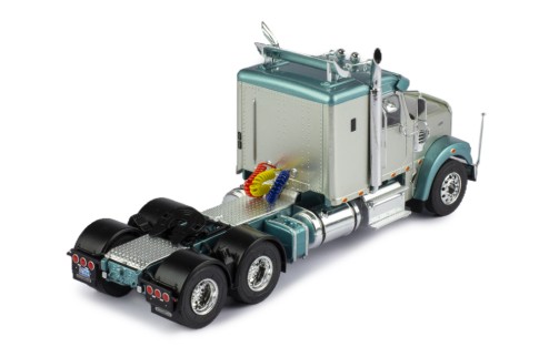 FREIGHTLINER Coronado 2008 Silver and Green