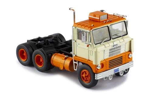 White 7400 1960 Beige