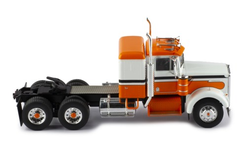 KENWORTH W925 1970 White and Orange