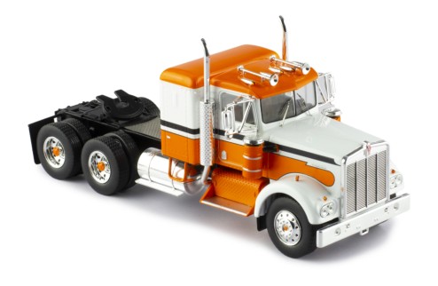 KENWORTH W925 1970 White and Orange