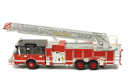 SMEAL 105’ Aerial Ladder - US Firetruck 2015