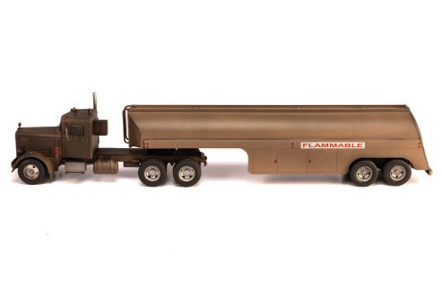 PETERBILT 281 1955 with tank trailer  “Rust effect ”