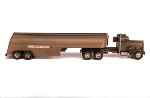 PETERBILT 281 1955 with tank trailer  “Rust effect ”