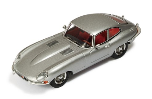 Jaguar E-TYPE Silver W- Red interiors 1963