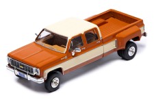 Chevrolet K30 Crew Dab Dually 1975 - Grecian Bronze and Santa Fe Tan Deluxe Two-Tone