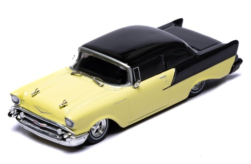 Chevrolet One-Fifty 1957 - Lowered - Colonial Cream and Onyx Black