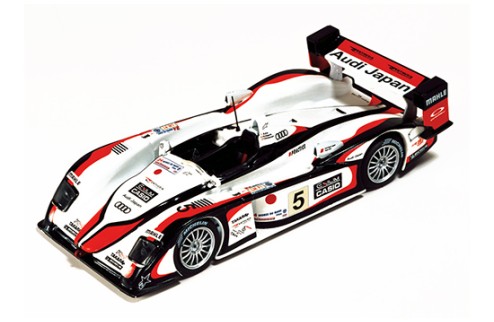 Audi R8 Japan Team Goh #5 T. Kristensen-S. Ara-R. Capello Winner Le Mans 2004
