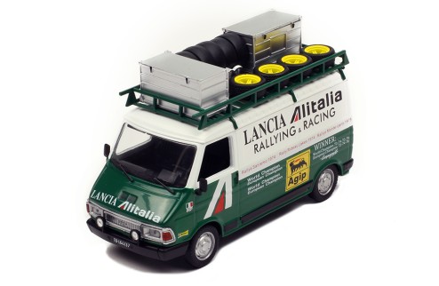 FIAT 242 Alitalia Rally Service