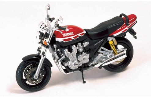 Yamaha XJR1300 Red