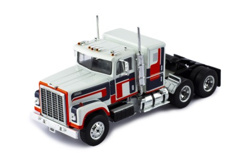 INTERNATIONAL TRANSTAR 4300 1980 White with stripes 