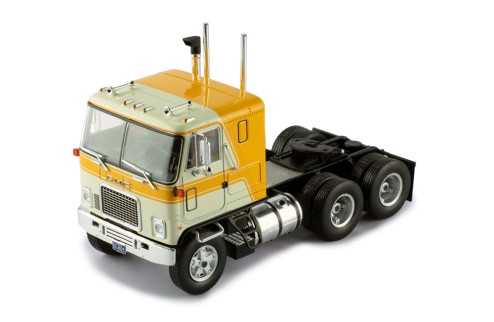 GMC Astro 95 1970 White and Yellow