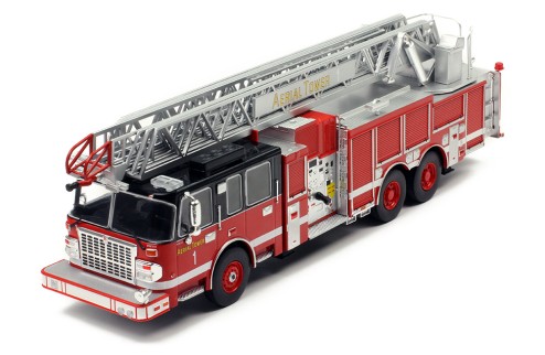 SMEAL 105’ Aerial Ladder - US Firetruck 2015