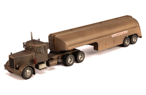 PETERBILT 281 1955 with tank trailer  “Rust effect ”