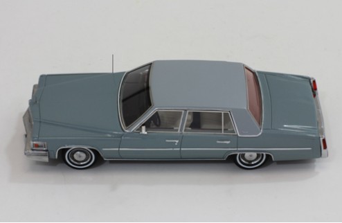 CADILLAC Deville Sedan - Grey - 1977