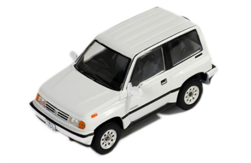 SUZUKI Escudo - White - 1992
