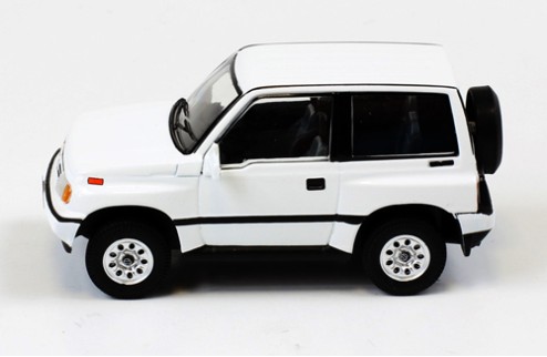 SUZUKI Escudo - White - 1992