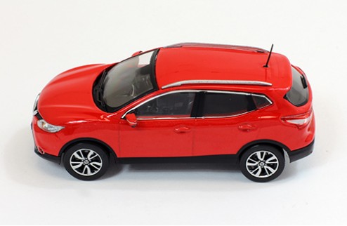 NISSAN Qashqai - Red - 2014